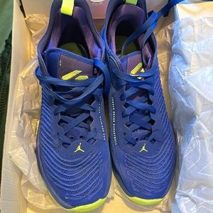 New never worn Jordan Lukas